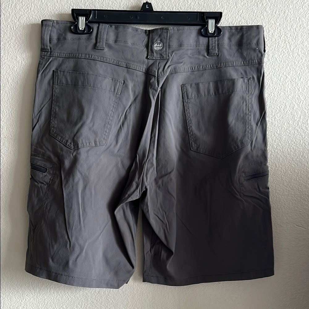 FREE w/ PURCHASE - Men's Gray Cargo Shorts - Picture 4 of 8
